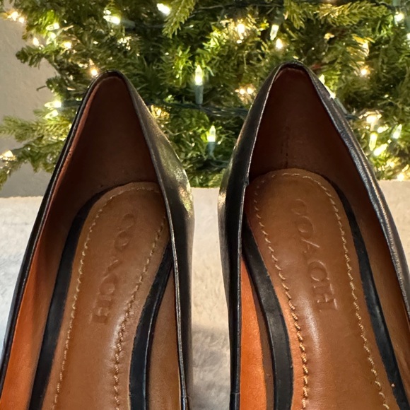 Coach Waverly Black Leather Gold Beaded Heels Size 6.5 - Picture 9 of 13